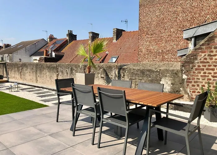 Coc - La Maison Des Secrets Apartment Calais